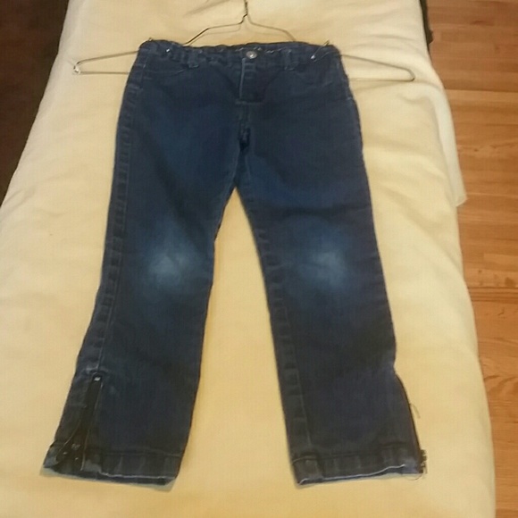 Jeans - Picture 1 of 3